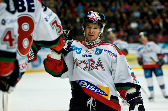 Rob Hisey, Mora (jubel)