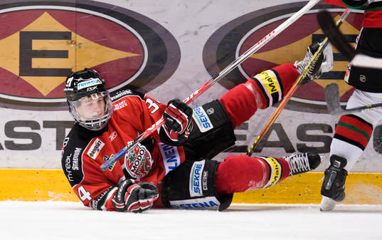 Tommy Wargh, Modo (skada)
