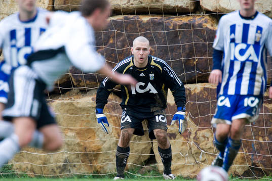 David Stenman stod trygg mellan stolparna