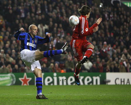 Esteban Cambiasso, Liverpool och Lucas Leiva, Inter