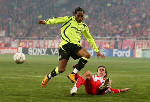 Didier Drogba, Chelsea och Paraskevas Antzas, Olympiakos