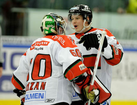 Fredrik Warg, Modo jubel med Karol Krizan, Målvakt Modo