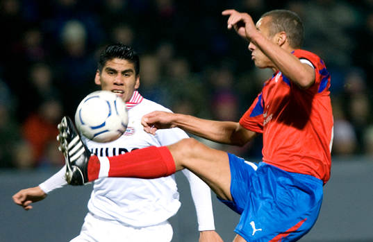 Carlos Salcido, PSV och Henrik Larsson, HIF