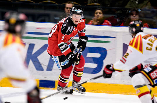 Fredrik Warg, Modo
