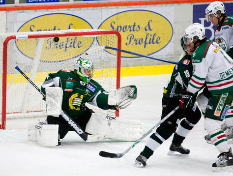 Richard Demen-Willaume, Rögle, lyfter in pucken bakom