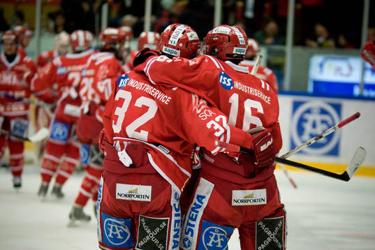 Riku Hahl och Anton Axelsson, Timrå jubel