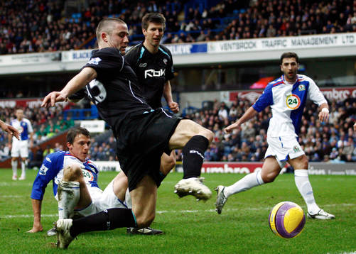 Gary Cahill, Bolton, gör mål