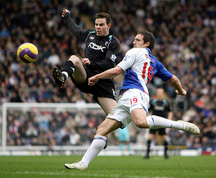 David Dunn, Blackburn och  Danny Guthrie, Bolton