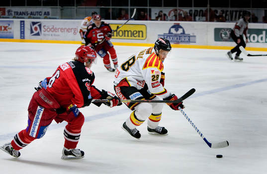 Linus Klasen, Södertälje, och Pavel Brendl, Brynäs