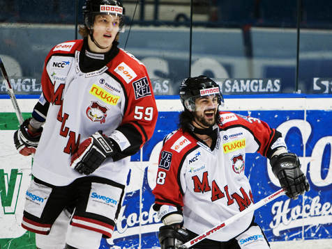 Frank Banham är glad