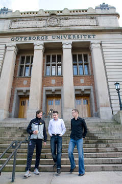 Fotbollstränarna in på universitetet: Fr v - Patrik