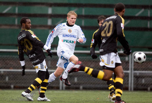 Dulee Johnson, AIK, och Ari Skúlason, Sundsvall