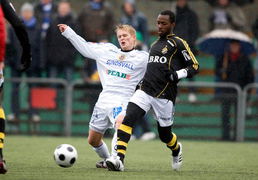 Ari Skúlason, Sundsvall, och Dulee Johnson, AIK