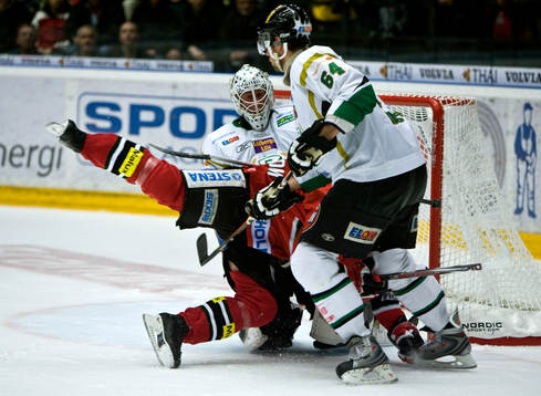 Andre Lakos, Färjestad hakar Magnus Wernblom, Modo
