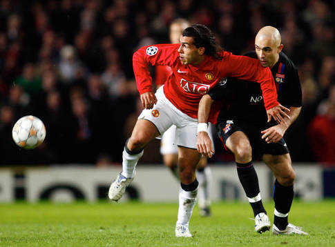 Carlos Tevez, Manchester och Cris, Lyon