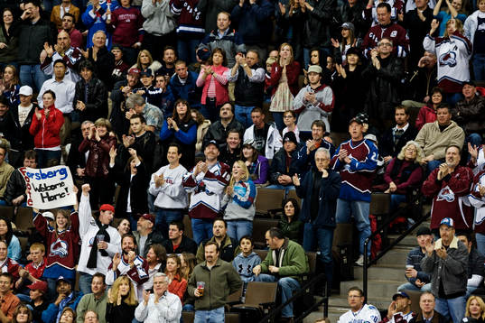Peter Forsberg fick stående ovationer