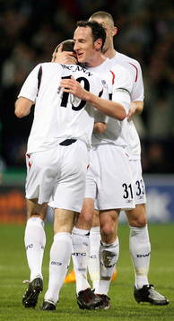 Gavin McCann och Andrew O'Brien, Bolton (jubel)