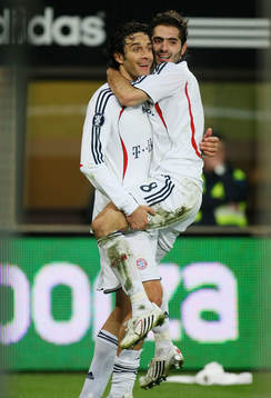 Luca Toni och Hamit Altintop, Bayern (Jubel)