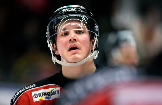 Fredrik Warg, Modo