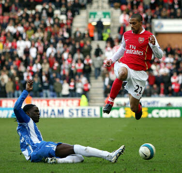 Mario Melchiot, Wigan och Gael Clichy, Arsenal