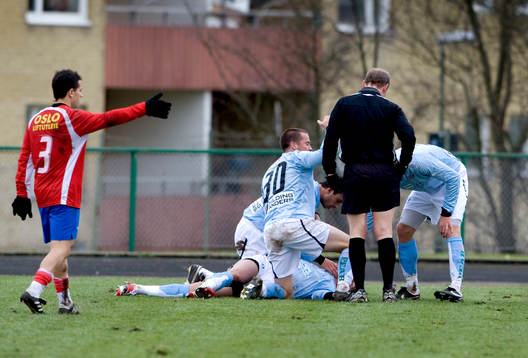 Guillermo Molins, Malmö fick ett skott i huvudet och