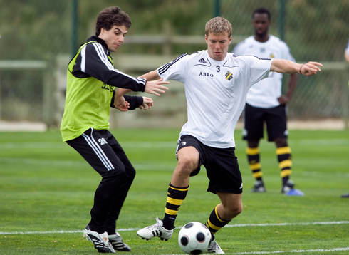Daniel Mendes, AIK, och Per Karlsson, AIK