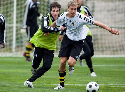 Daniel Mendes, AIK, och Per Karlsson, AIK