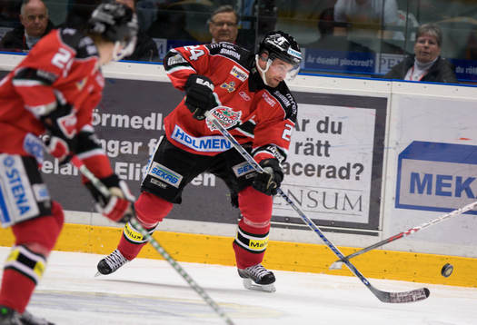 Niklas Sundström, Modo