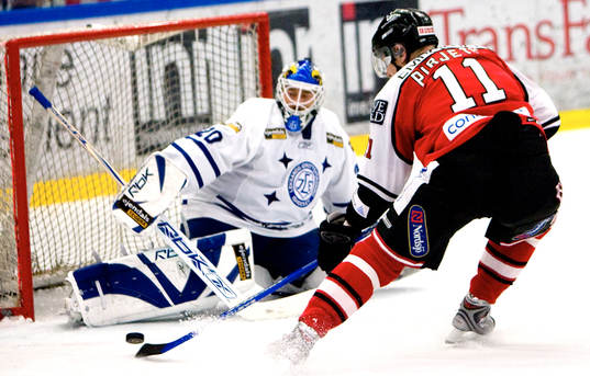 Lasse Pirjetä, Malmö mot Leksands målvakt Edward Belfour