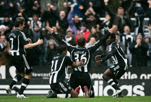 Mark Viduka, Newcastle, jubel med lagkamrater