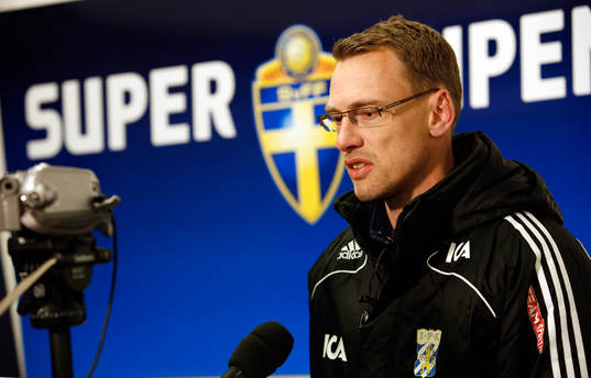 Presskonferens. Jonas Olsson, tränare