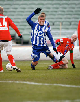 Pontus Wernbloom, IFK Göteborg fälls i straffområdet
