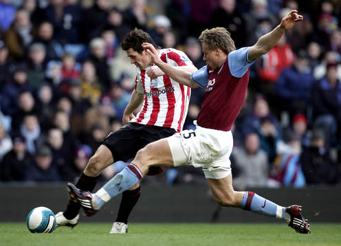 Daryl Murphy, Sunderland och Martin Laursen, Aston Villa