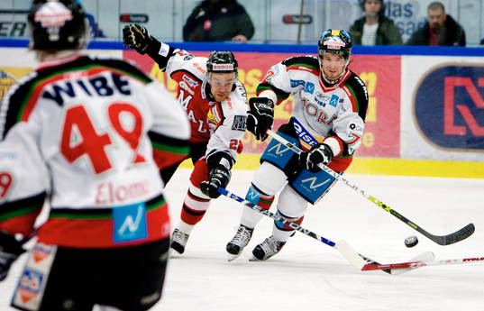 Rob Hisey, Mora