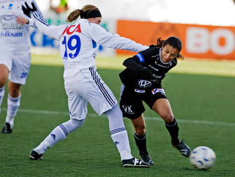 Marta, Umeå, tar sig förbi Ann-Marie Norlin, Djurgården