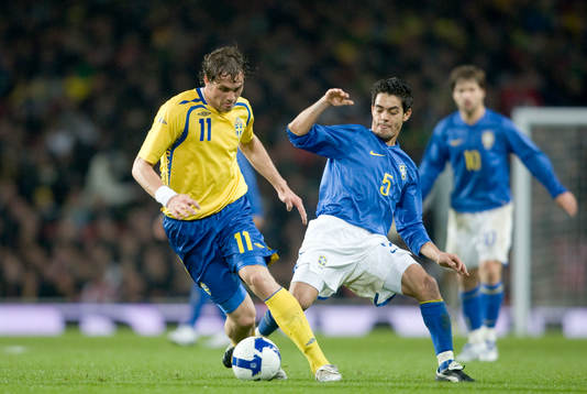 Johan Elmander, Sverige, och Josué, Brasilien