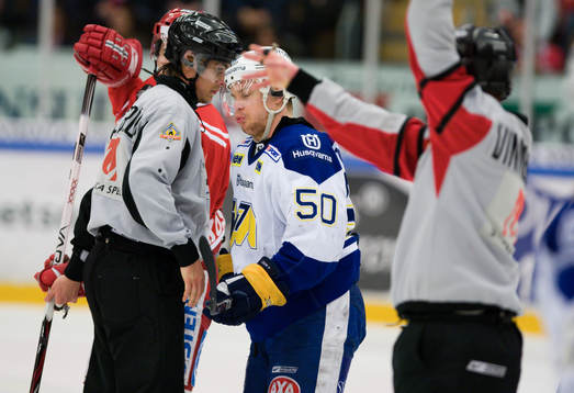 Andreas Jämtin, HV71 drar på sig en utvisning