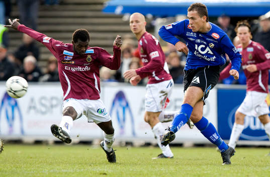 debuterande Emir Kujovic och Yussif Chibsah