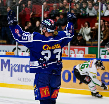 Fredrik Emvall, Linköping, fick göra två mål i andra