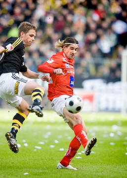 Daniel Arnefjord, AIK, och César Santín, Kalmar