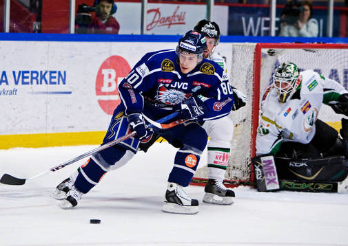 Mattias Weinhandl, Linköping, är skäret före Richard