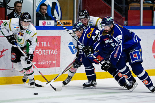 Mikael Johansson, Färjestad, och Ivan Majesky, Linköping,
