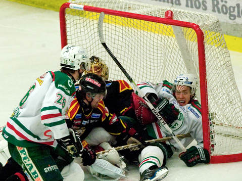 Andreé Persson inne  i målet, Rögle
