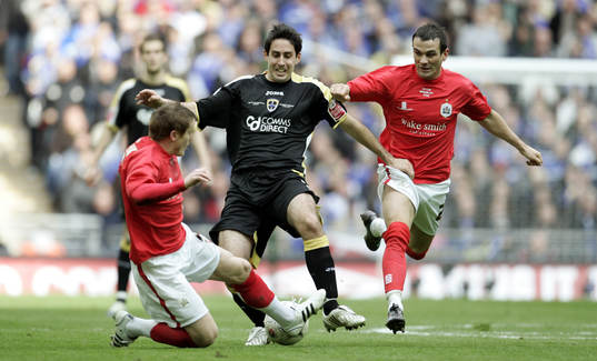 Peter Whittingham, Barnsley's Robert Kozluk och Martin