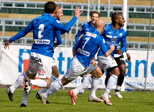 Paulino Lopes Tavares, Trellebrog (längst till höger)