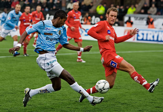 Yannick Bapupa, Gefle, lägger in bollen