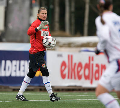 Bente Nordby, Målvakt Lyon