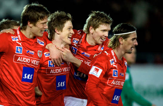 2-1 genom Rasmus Elm, Viktor Elm, David Elm och César