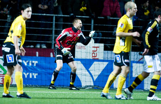 Johan Wiland, målvakt, Elfsborg, skriker på sina