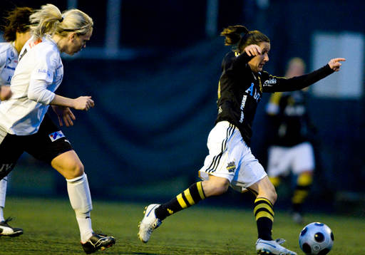 Lisa Dahlqvist, Umeå, och Lisa de Vanna, AIK